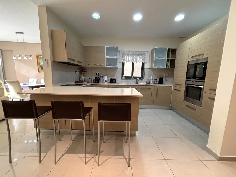 3 bed Apartment For Rent in Sliema, Sliema - thumb 2