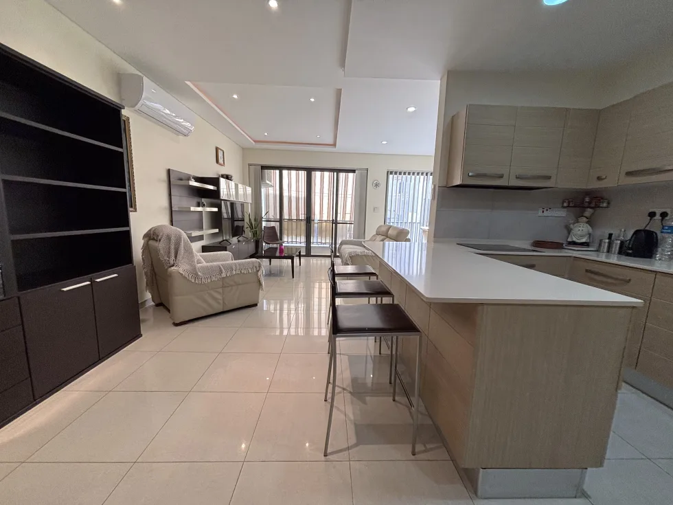 3 bed Apartment For Rent in Sliema, Sliema - thumb 4