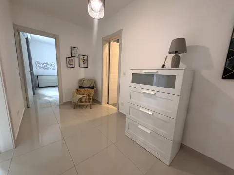 3 bed Maisonette For Rent in Sliema, Sliema - thumb 10