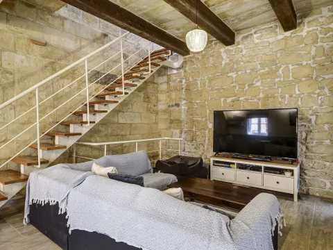 2 bed House of Character For Rent in Naxxar, Naxxar - thumb 5