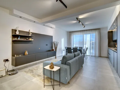 3 bed Apartment For Rent in Attard, Attard - thumb 2