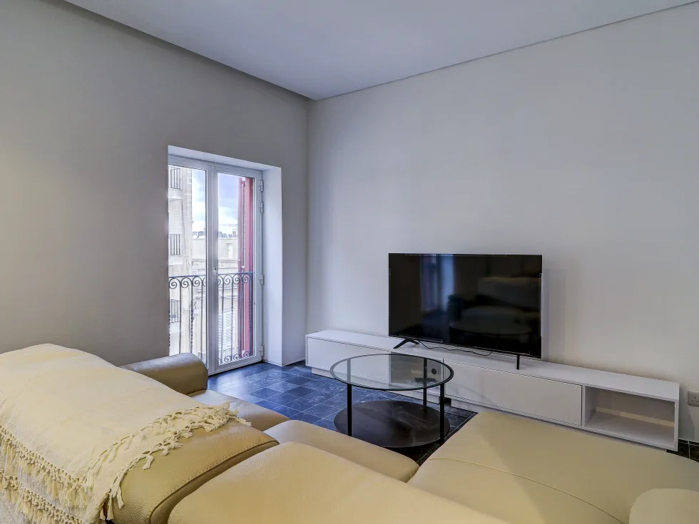 2 bed Apartment For Rent in Sliema, Sliema - thumb 6