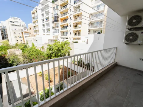 3 bed Apartment For Rent in Sliema, Sliema - thumb 9