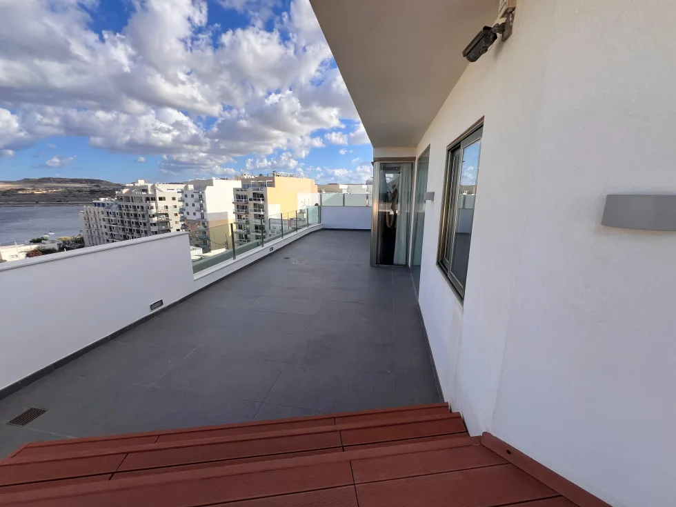 3 bed Penthouse For Rent in Qawra, Qawra - thumb 2