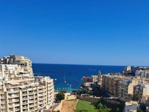 2 bed Penthouse For Rent in St Julian's, St Julian's - thumb 8