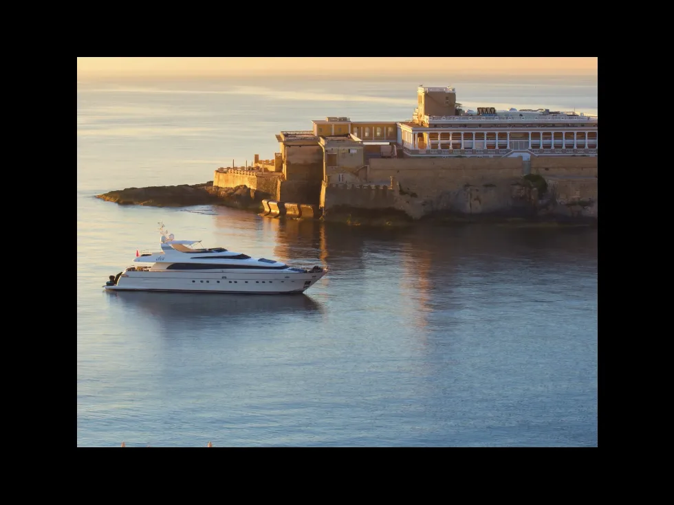 3 bed Apartment For Sale in St Julian's, St Julian's - thumb 6