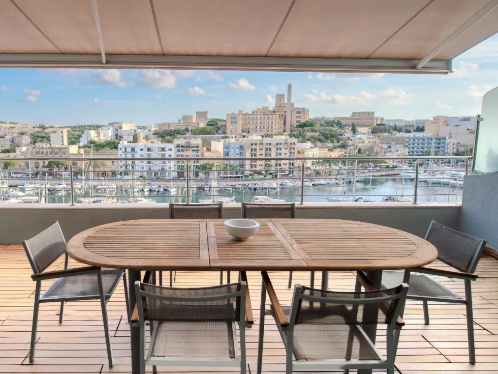 2 bed Apartment For Rent in Ta' Xbiex, Ta' Xbiex - thumb 2