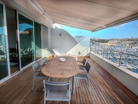 2 bed Apartment For Rent in Ta' Xbiex, Ta' Xbiex - thumb 3