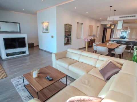 2 bed Apartment For Rent in Ta' Xbiex, Ta' Xbiex - thumb 4