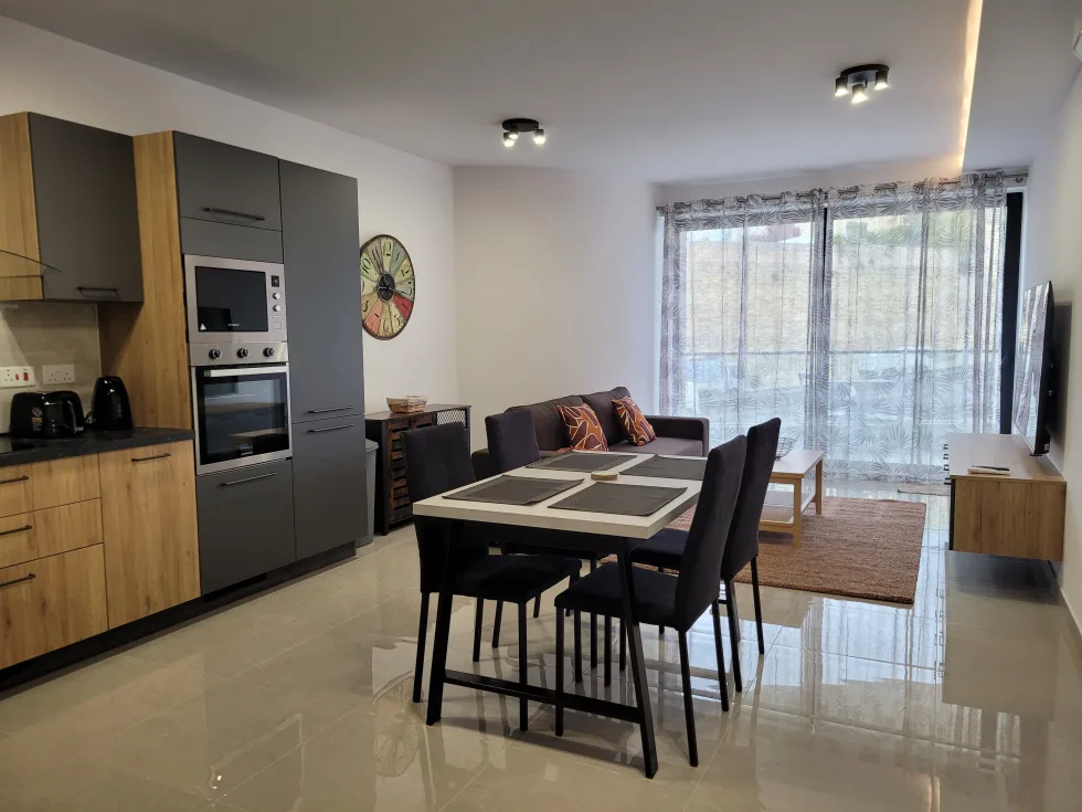 2 bed Apartment For Rent in Gzira, Gzira - thumb 1