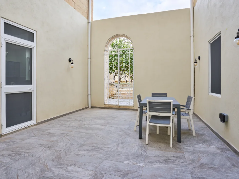 6 bed Town House For Sale in Santa Venera, Santa Venera - thumb 12