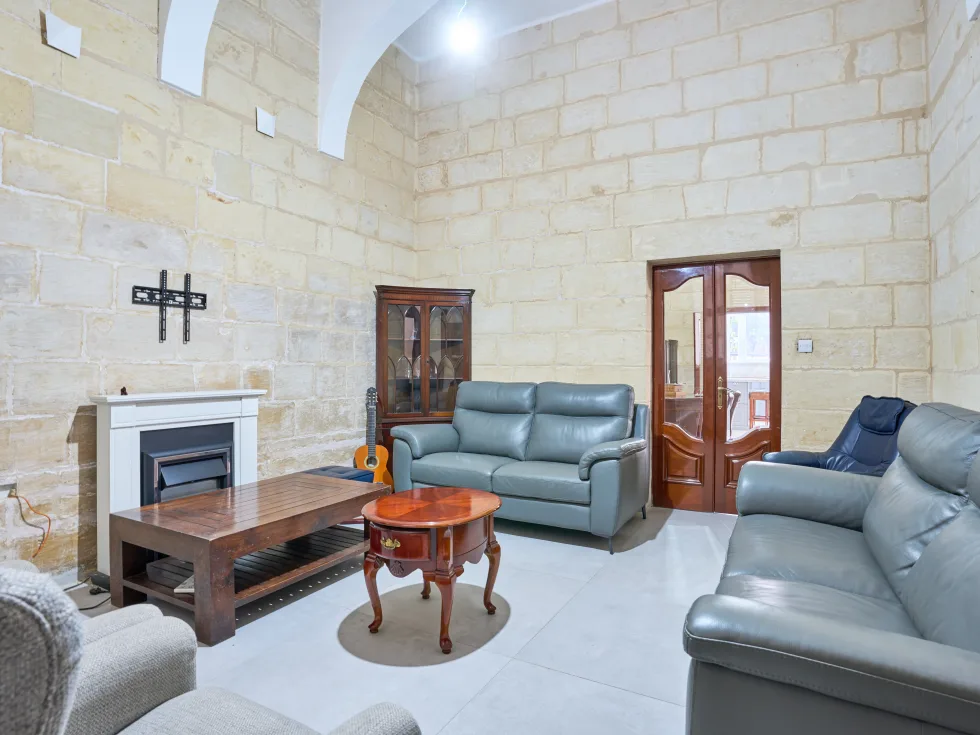 6 bed Town House For Sale in Santa Venera, Santa Venera - thumb 5