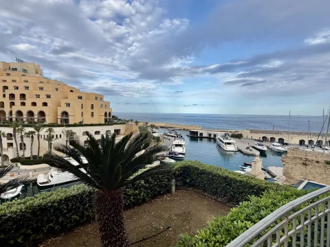 3 bed Apartment For Rent in St Julian's, St Julian's - thumb 1
