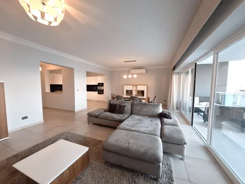 3 bed Apartment For Rent in Sliema, Sliema - thumb 5