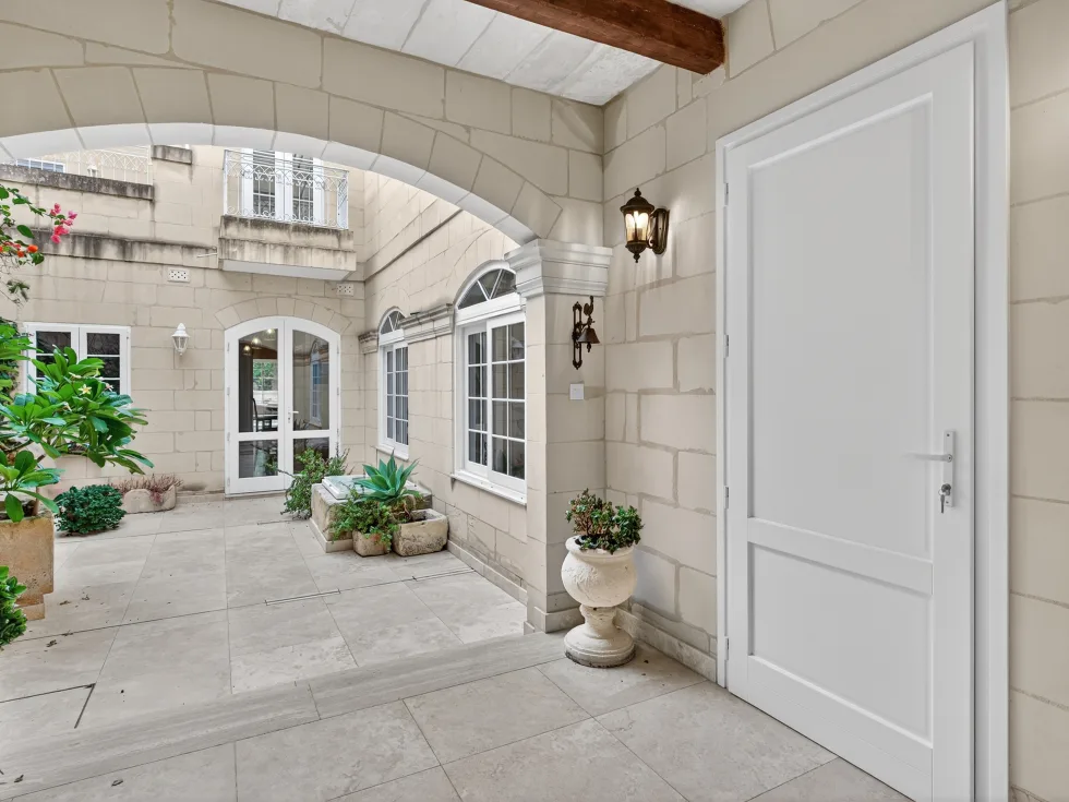 5 bed Town House For Sale in Naxxar, Naxxar - thumb 4