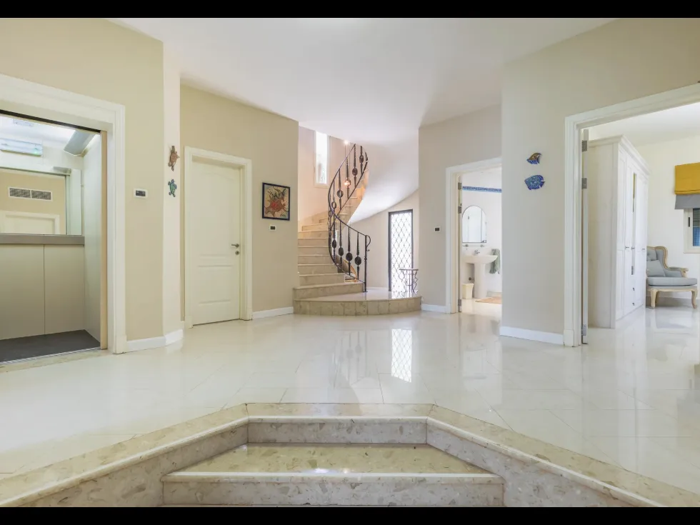 6 bed Villa For Rent in Mellieha, Mellieha - thumb 3