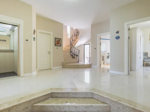 6 bed Villa For Rent in Mellieha, Mellieha - thumb 3