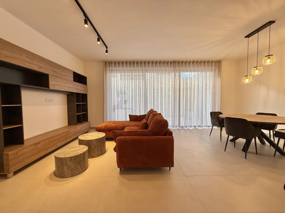 2 bed Apartment For Rent in Pembroke, Pembroke - thumb 1