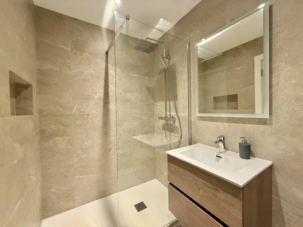 2 bed Apartment For Rent in Pembroke, Pembroke - thumb 6