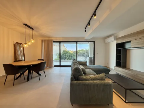 2 bed Apartment For Rent in Pembroke, Pembroke - thumb 2