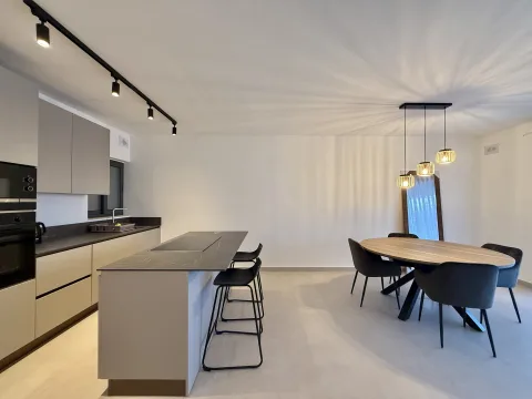 2 bed Apartment For Rent in Pembroke, Pembroke - thumb 2