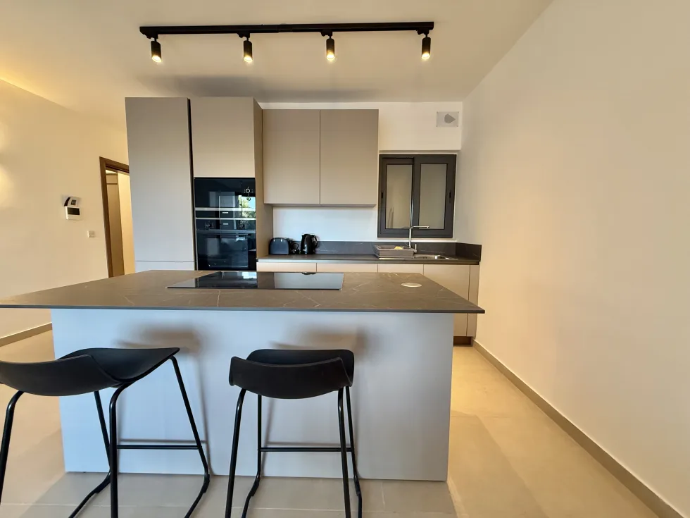 2 bed Apartment For Rent in Pembroke, Pembroke - thumb 4