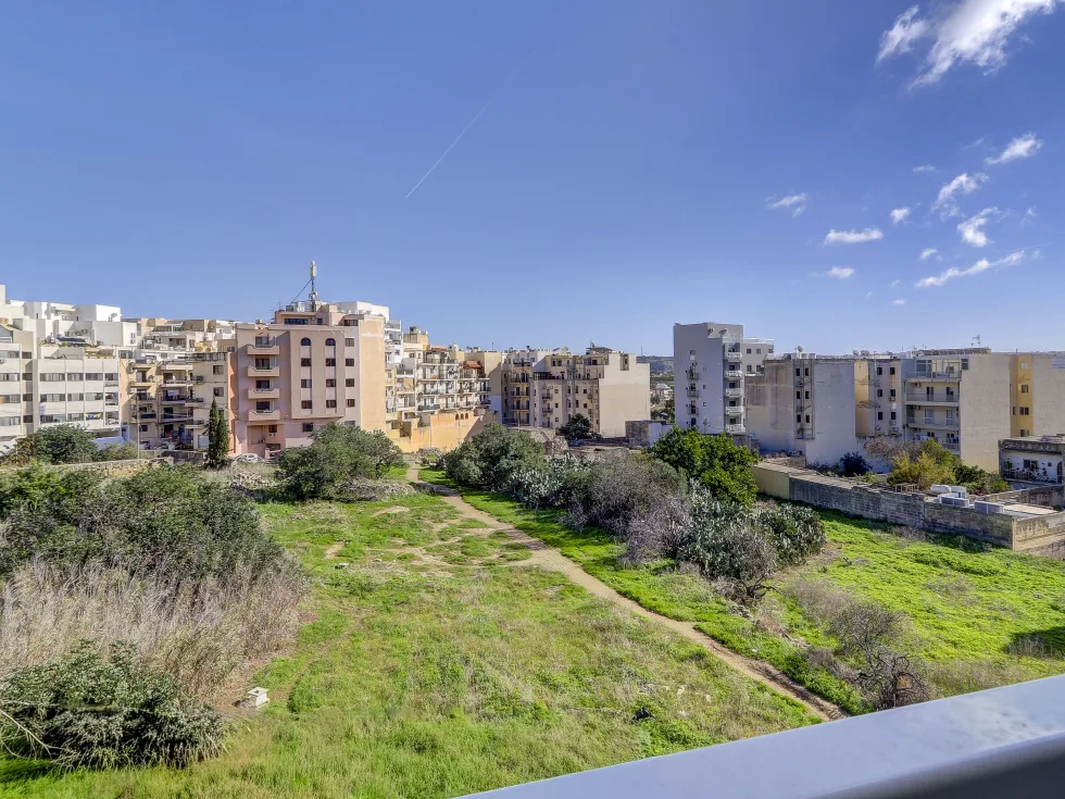 2 bed Apartment For Sale in Qawra, Qawra - thumb 2