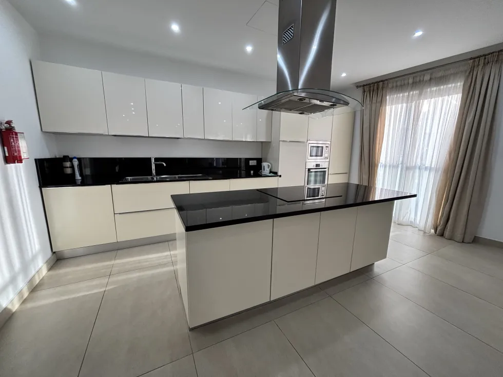 3 bed Apartment For Rent in Sliema, Sliema - thumb 8