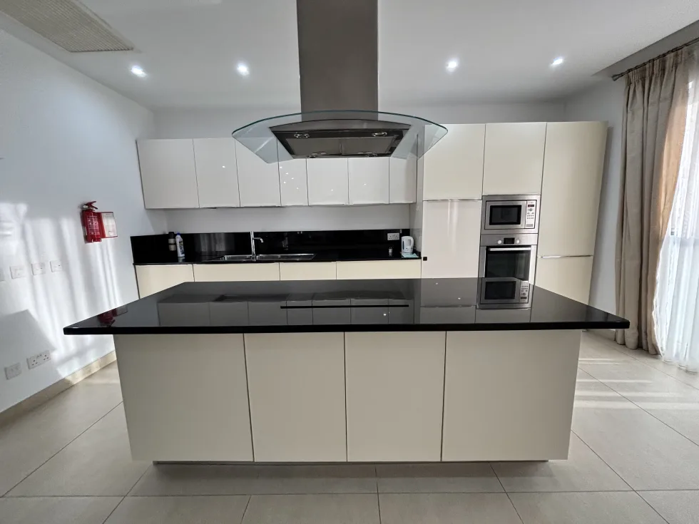 3 bed Apartment For Rent in Sliema, Sliema - thumb 9