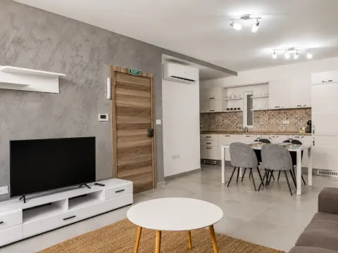 2 bed Apartment For Rent in Sliema, Sliema - thumb 6