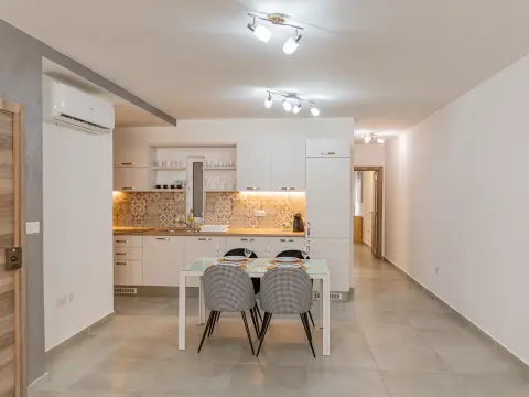 2 bed Apartment For Rent in Sliema, Sliema - thumb 7