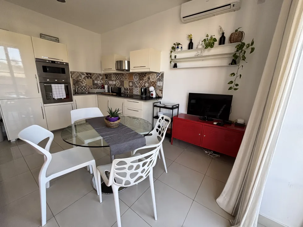 2 bed Apartment For Rent in Sliema, Sliema - thumb 4