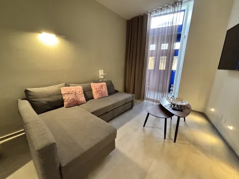 2 bed Maisonette For Rent in Valletta, Valletta - thumb 1