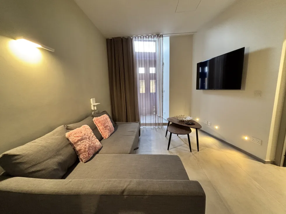 2 bed Maisonette For Rent in Valletta, Valletta - thumb 2