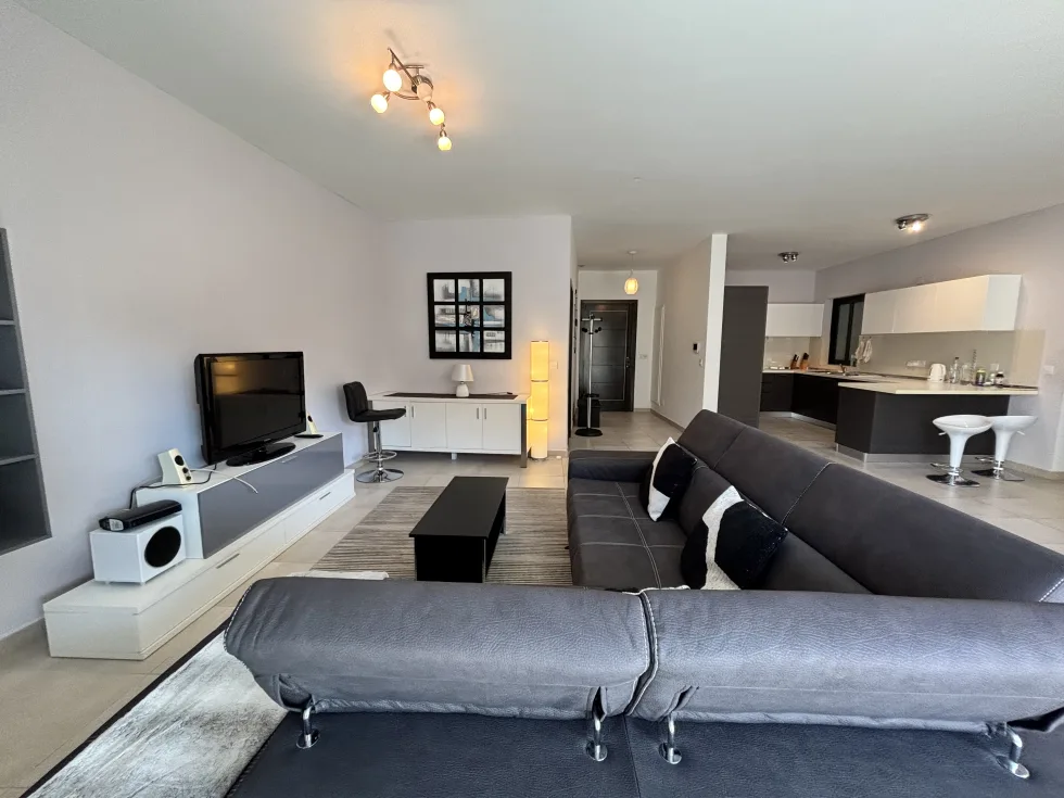 3 bed Apartment For Rent in St Julian's, St Julian's - thumb 3