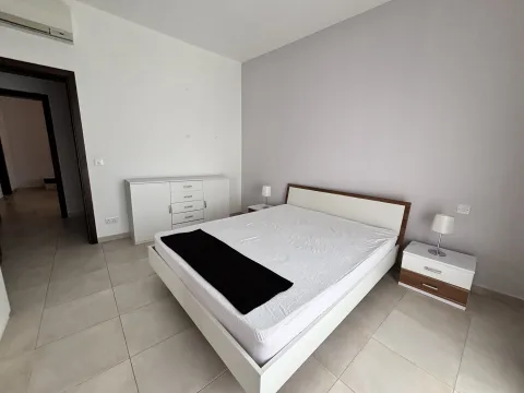 3 bed Apartment For Rent in St Julian's, St Julian's - thumb 9