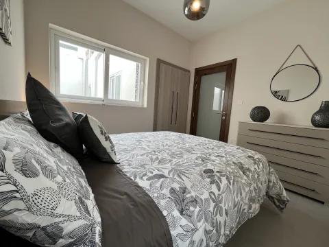 2 bed Penthouse For Rent in Gzira, Gzira - thumb 12