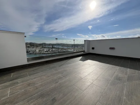 2 bed Penthouse For Rent in Gzira, Gzira - thumb 3