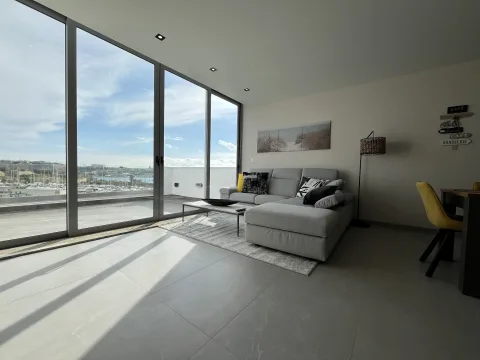 2 bed Penthouse For Rent in Gzira, Gzira - thumb 4