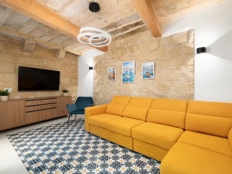 6 bed House of Character For Rent in Naxxar, Naxxar - thumb 1