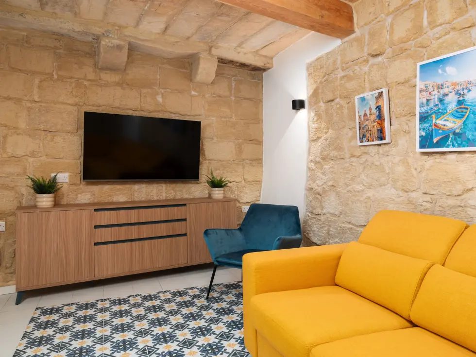 6 bed House of Character For Rent in Naxxar, Naxxar - thumb 2