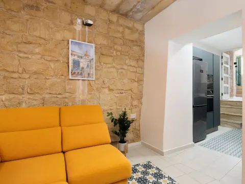 6 bed House of Character For Rent in Naxxar, Naxxar - thumb 5