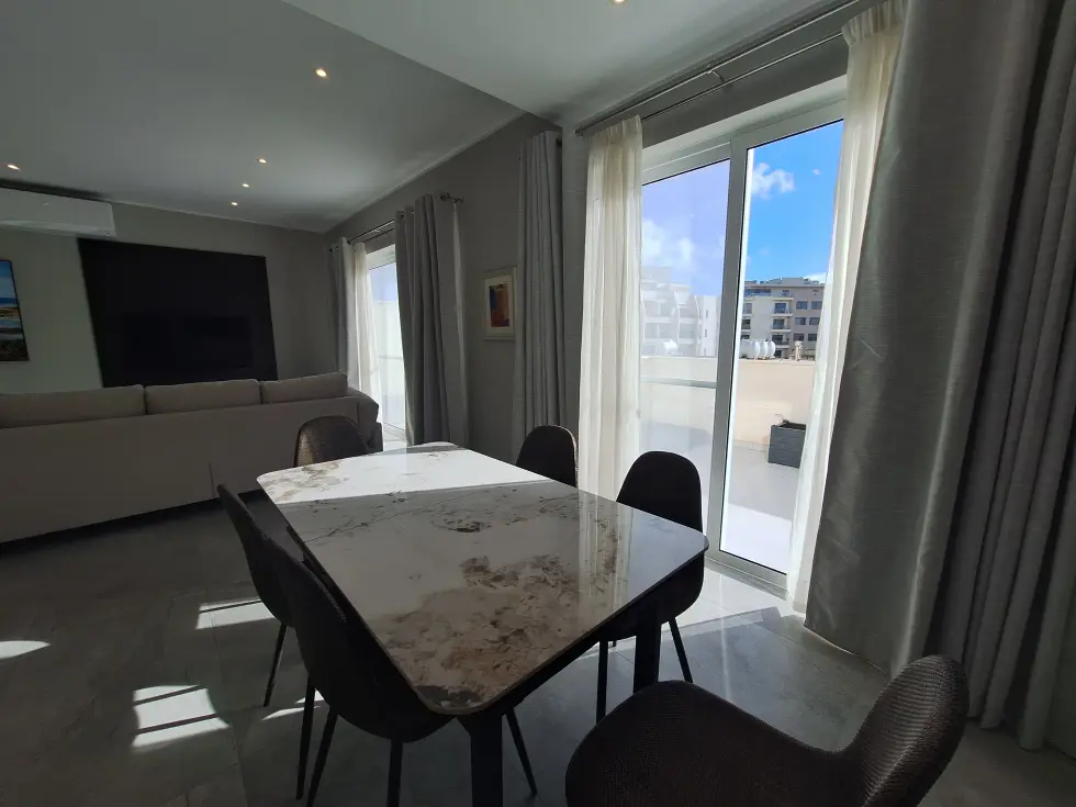 2 bed Penthouse For Rent in St Julian's, St Julian's - thumb 4