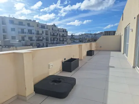 2 bed Penthouse For Rent in St Julian's, St Julian's - thumb 6