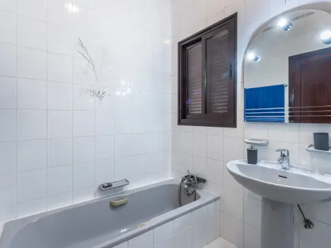 4 bed Villa For Sale in San Gwann, San Gwann - thumb 9