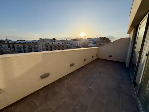 1 bed Penthouse For Rent in Sliema, Sliema - thumb 4