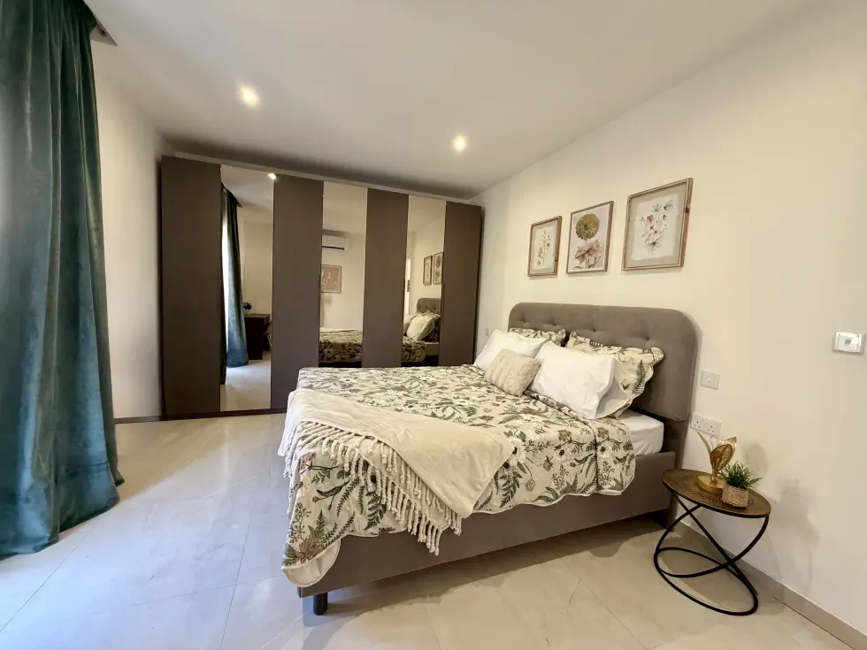 1 bed Penthouse For Rent in Sliema, Sliema - thumb 6