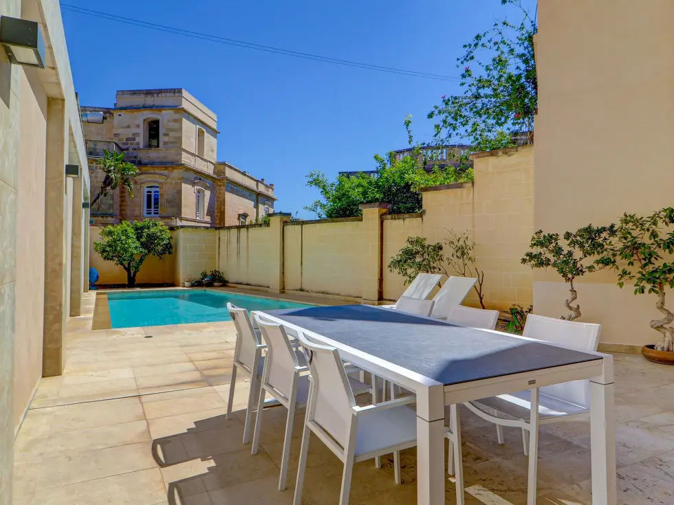 3 bed Villa For Rent in Ta' Xbiex, Ta' Xbiex - thumb 2