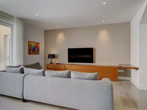 3 bed Villa For Rent in Ta' Xbiex, Ta' Xbiex - thumb 4