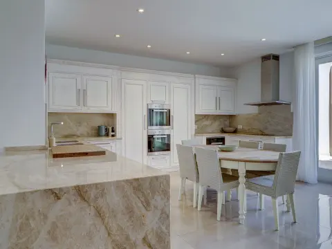 3 bed Villa For Rent in Ta' Xbiex, Ta' Xbiex - thumb 9